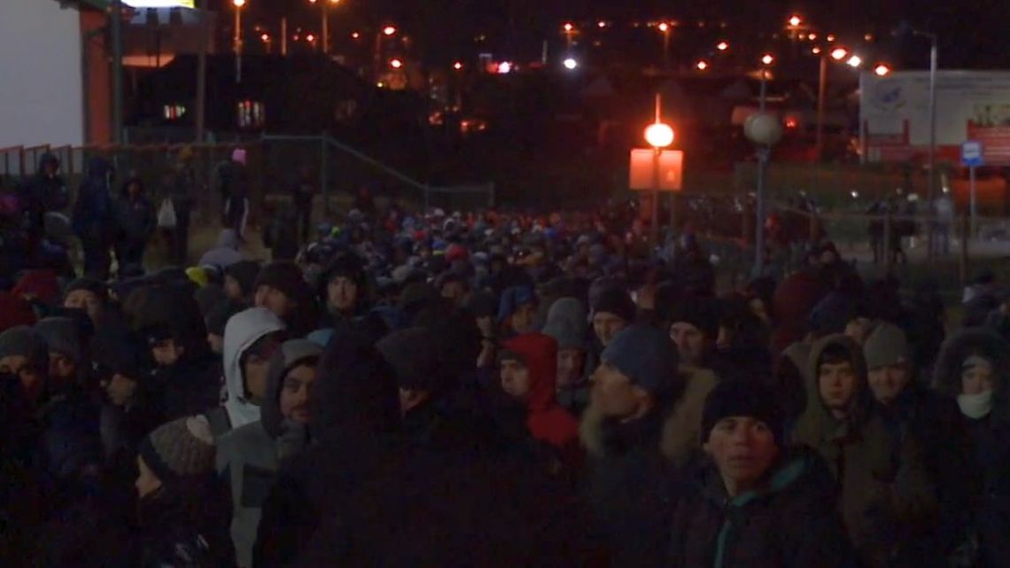 Gigantyczne kolejki na przejściach granicznych z Ukrainą [wideo]