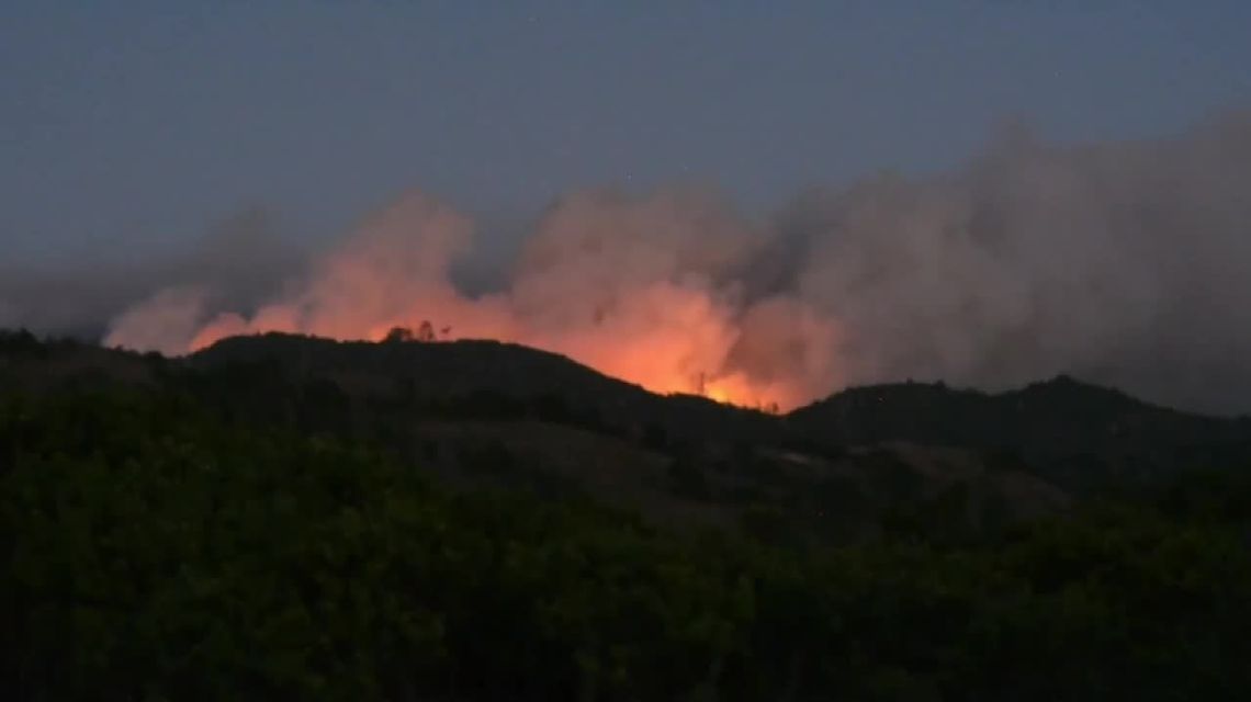 Gigantyczne pożary lasów w Kalifornii. Nakazem ewakuacji objęto 140 tysięcy osób