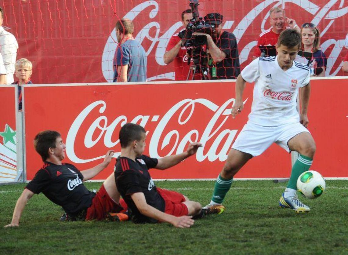 Gimnazjum nr 4 z Białej Podlaskiej przegrało w finale Coca-Cola Cup Gimnazjum nr 4 z Białej Podlaskiej przegrało w finale Coca-Cola Cup