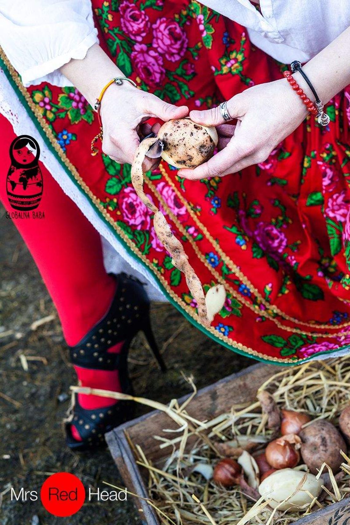 Globalna Baba: Załóż chustkę i obieraj ziemniaki Globalna Baba: Załóż chustkę i obieraj ziemniaki