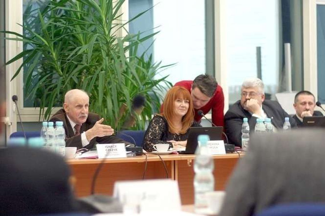 Głowy nie polecą. Co usłyszeli radni, a co powiedziała wiceprezydent