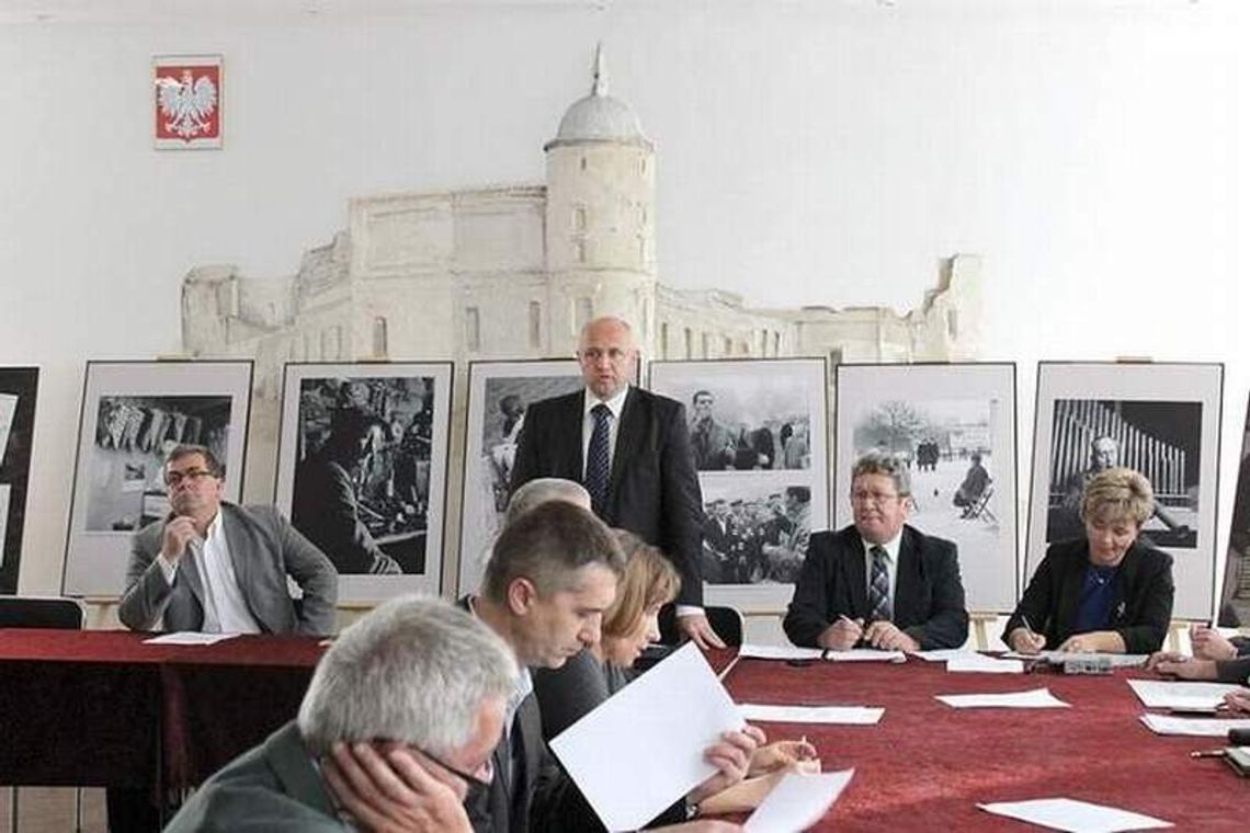 Gm. Janowiec: W budżecie zalew, drogi, boiska