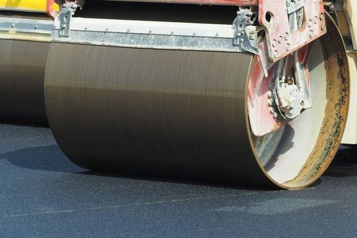 Gmina Końskowola: Skończą poprawiać drogę