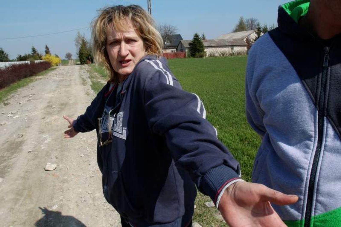 Gmina miała naprawić, a zniszczyła drogę. Przez pomyłkę