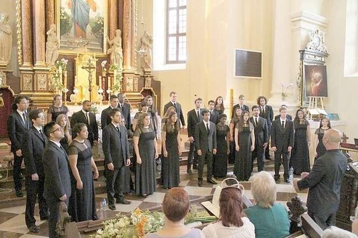 Gmina Puławy: Gołębi śpiew Amerykanów