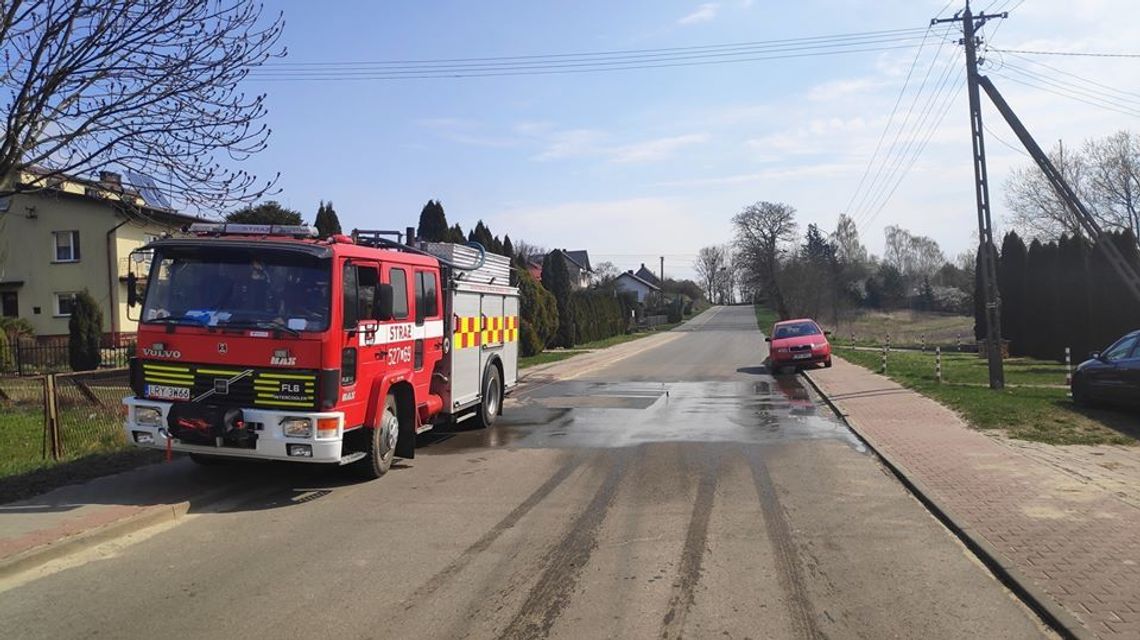Gmina Ułęż: Kiedyś strażacy oblewali ludzi, dzisiaj posesje. Zobaczcie filmik