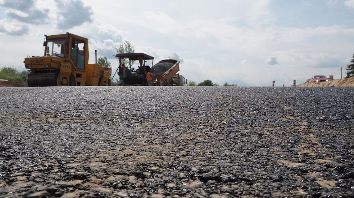 Gmina wnioskuje o miliony złotych na remont dróg. Których? "To totolotek"