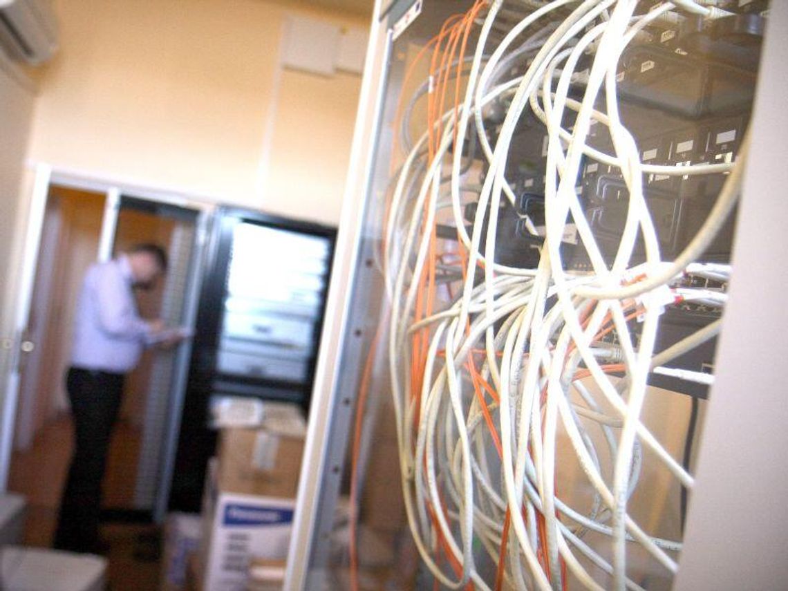 Gminy i powiat połączą się w sieci. Szybciej załatwimy sprawę Gminy i powiat połączą się w sieci. Szybciej załatwimy sprawę