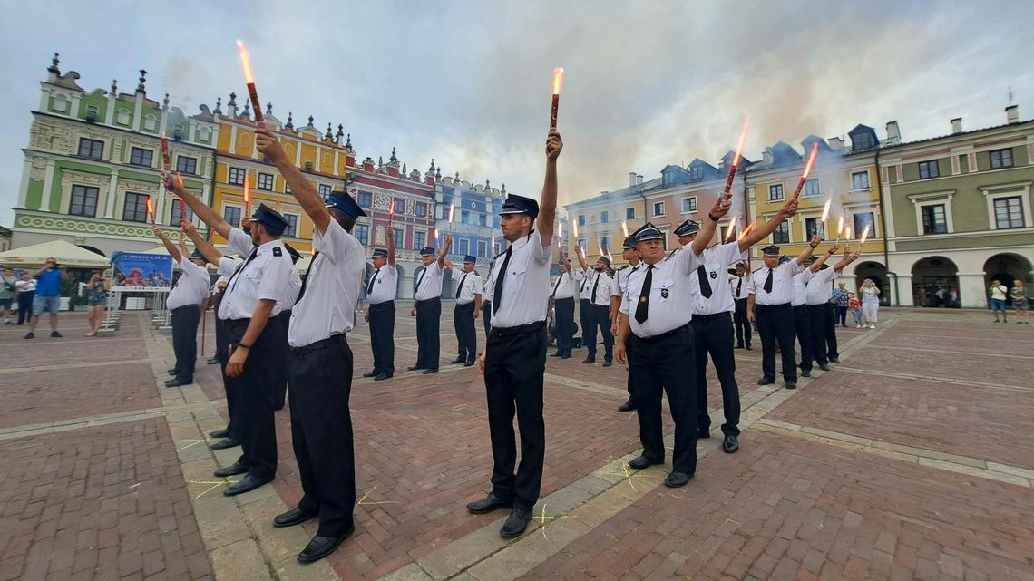 Godzina "W" na Rynku Wielkim w Zamościu (zdjęcia) Godzina "W" na Rynku Wielkim w Zamościu (zdjęcia)