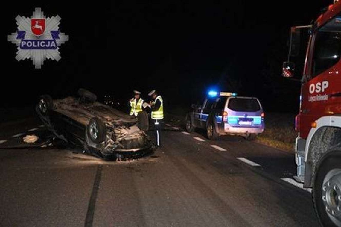 Golf dachował na krajowej "17". Zginął 29-latek Golf dachował na krajowej "17". Zginął 29-latek