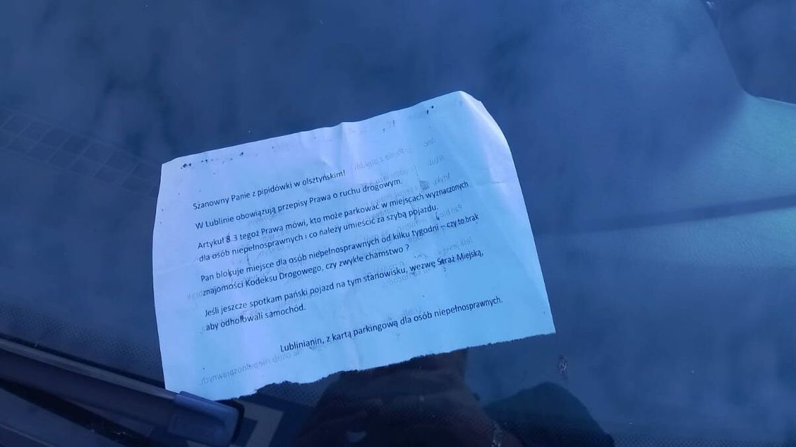 Golf zamiast BMW na miejscu dla niepełnosprawnych. Już dostał „karnego ku…”