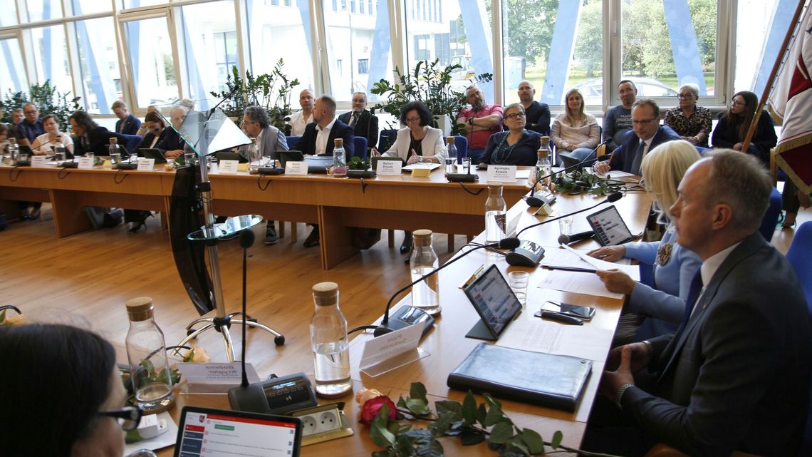 Gorąca dyskusja na sesji w Puławach. Jest zgoda na 10 mln długu