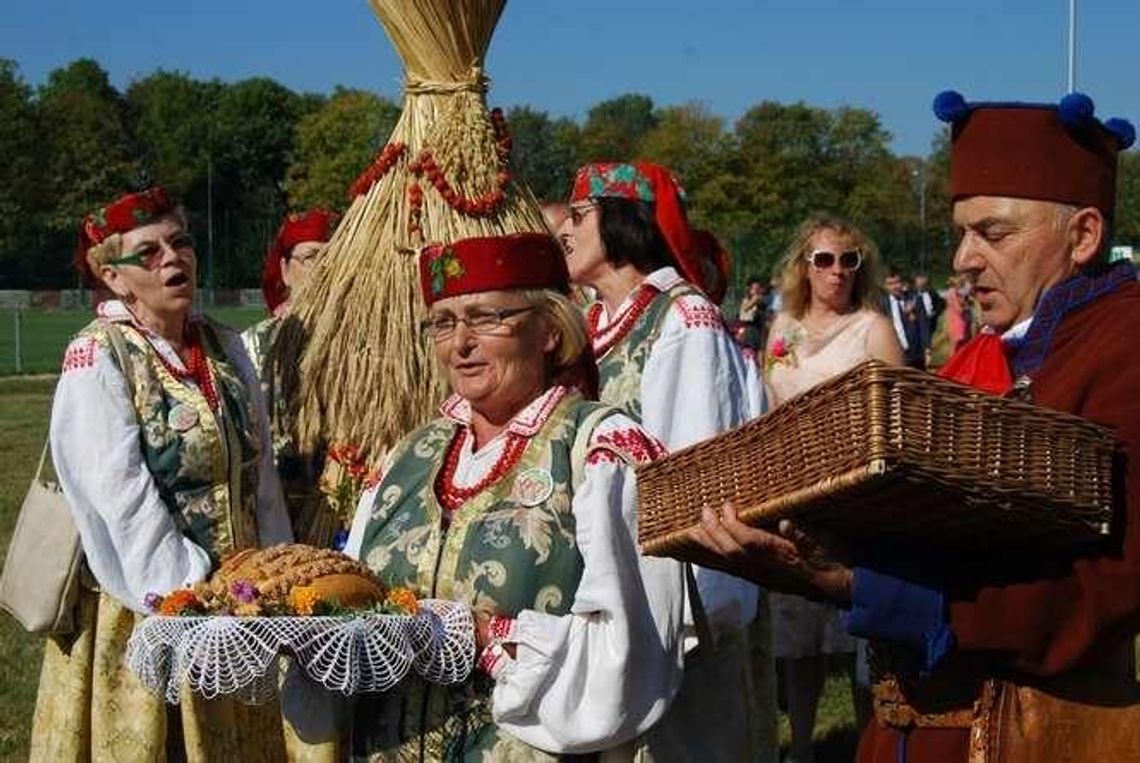 Goraj. Dożynki powiatu biłgorajskiego (zdjęcia) Goraj. Dożynki powiatu biłgorajskiego (zdjęcia)