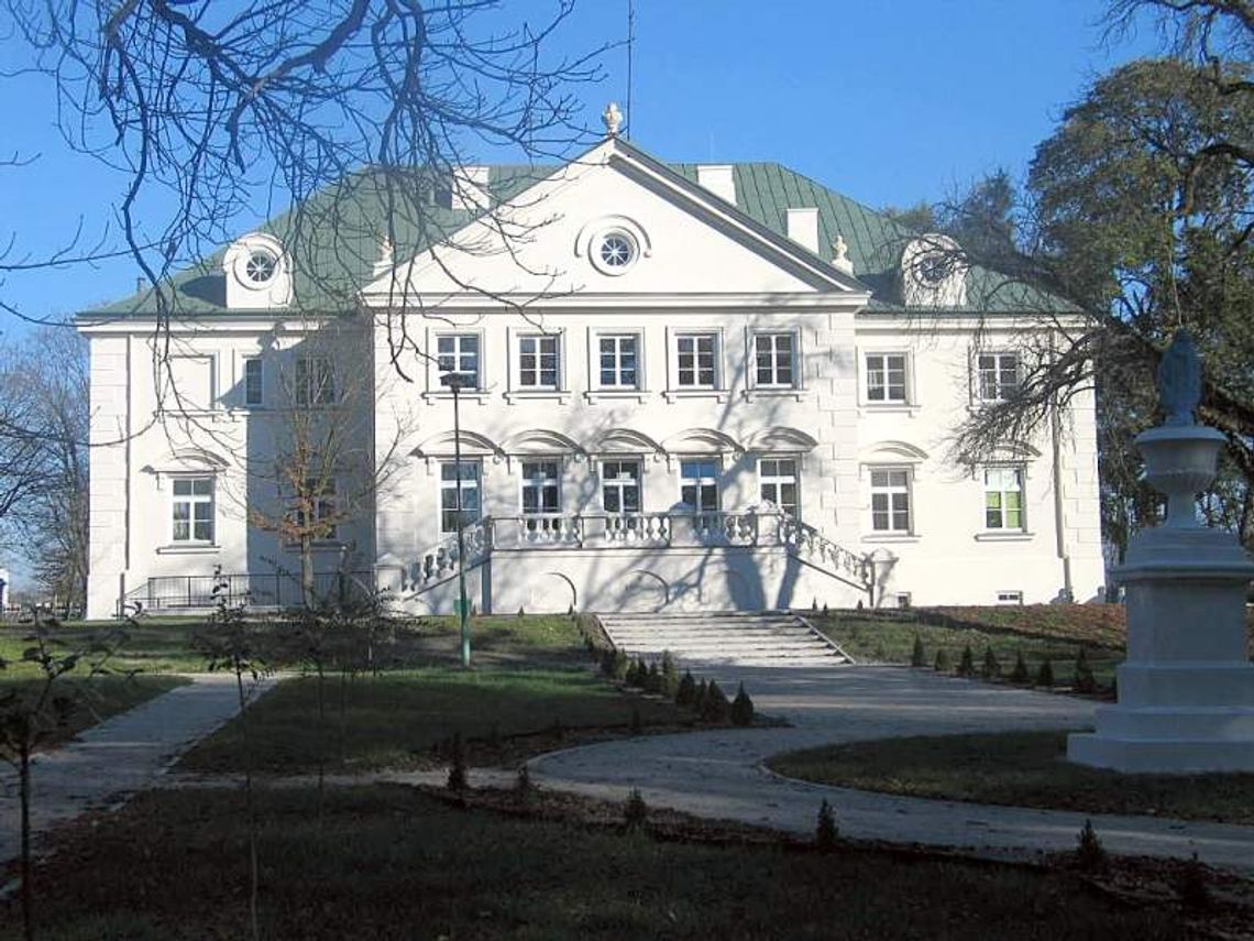 Gościeradów: XVIII-wieczny pałac doczekał się remontu
