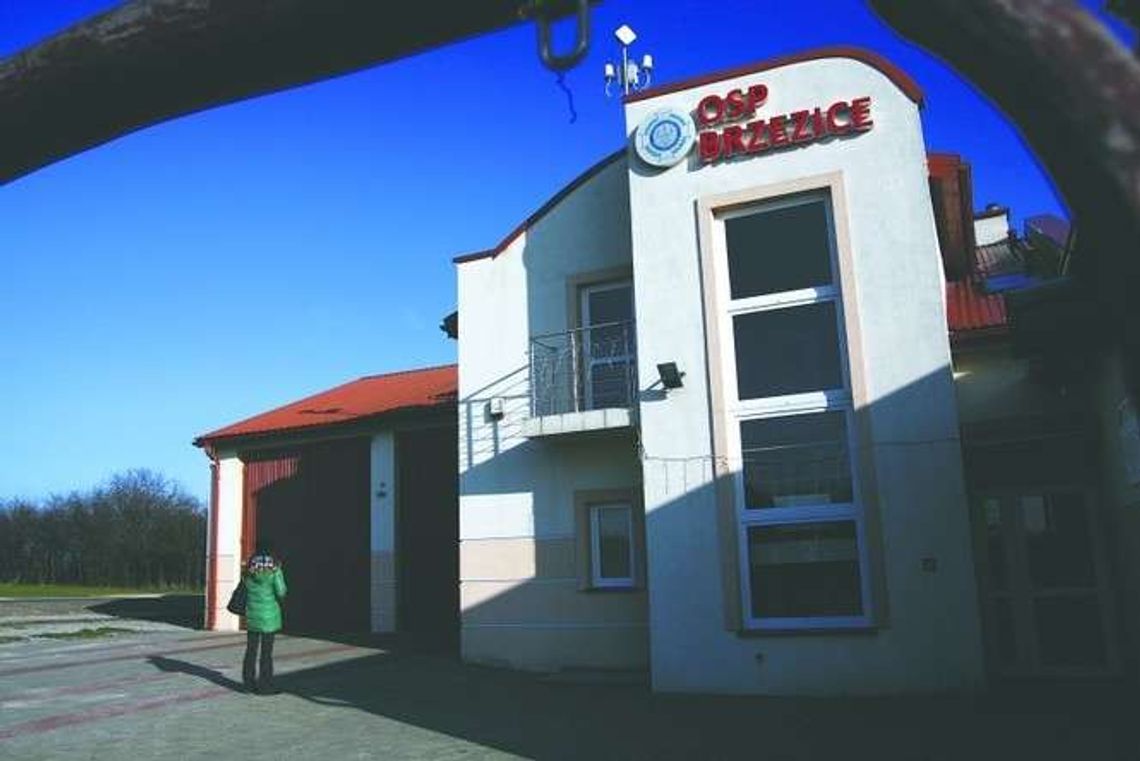 Gospodynie kontra strażacy ochotnicy. "Każdy trzeźwy klucz do świetlicy dostanie"