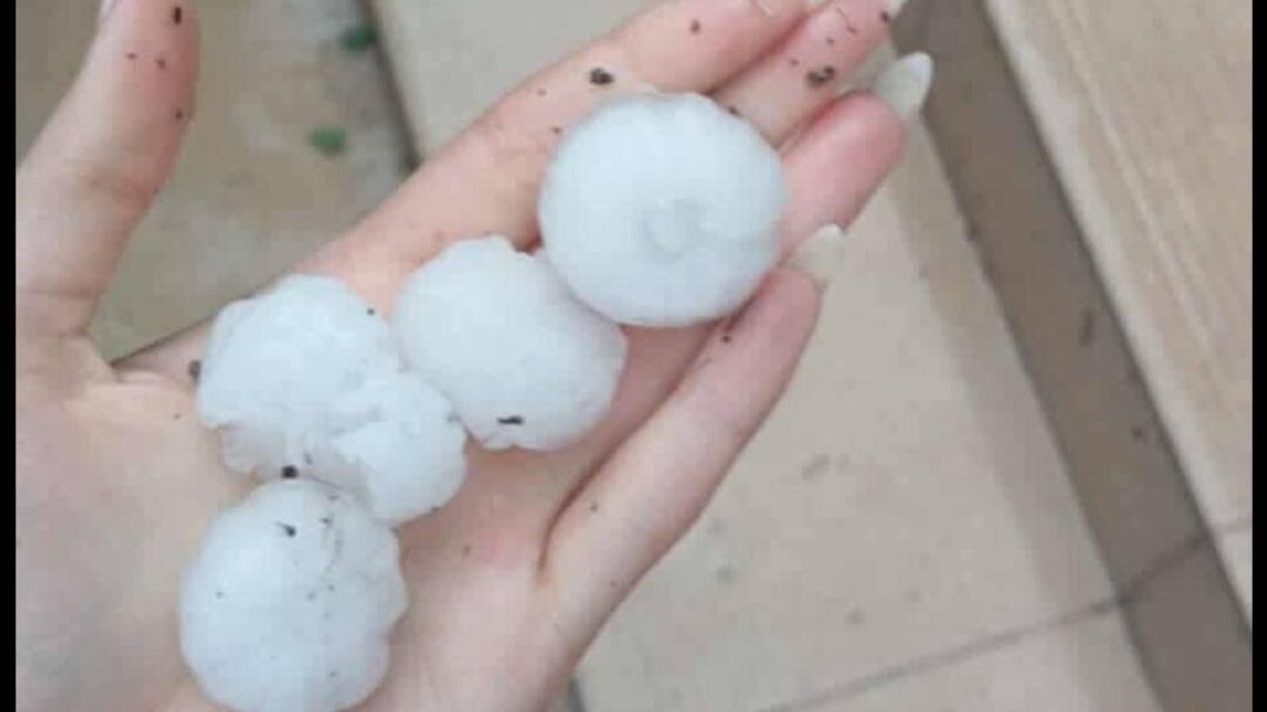 "Grad wielkości kurzego jajka". Ponad 60 interwencji strażaków 