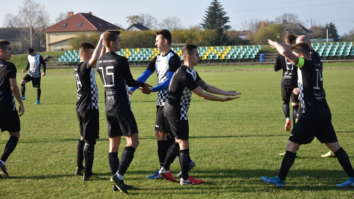 Grom Kąkolewnica – Sokół Adamów 2:1, wyniki ostatniej kolejki bialskiej okręgówki Grom Kąkolewnica – Sokół Adamów 2:1, wyniki ostatniej kolejki bialskiej okręgówki