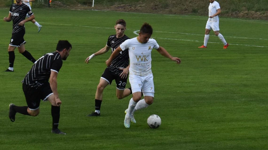 Grom Różaniec liderem zamojskiej klasy okręgowej po trzech kolejkach