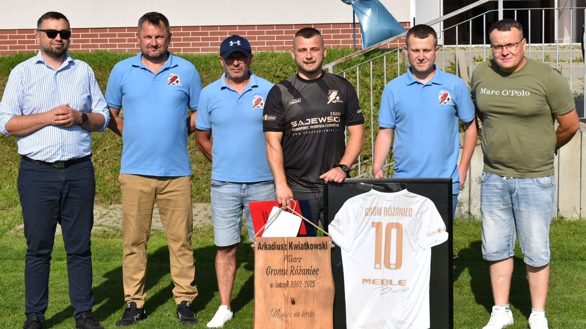 Grom Różaniec podziękował swojej legendzie. Wyniki zamojskiej klasy okręgowej Grom Różaniec podziękował swojej legendzie. Wyniki zamojskiej klasy okręgowej