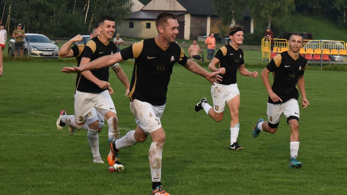 Grom Różaniec - Tanew Majdan Stary 2:0. Derby dla gospodarzy