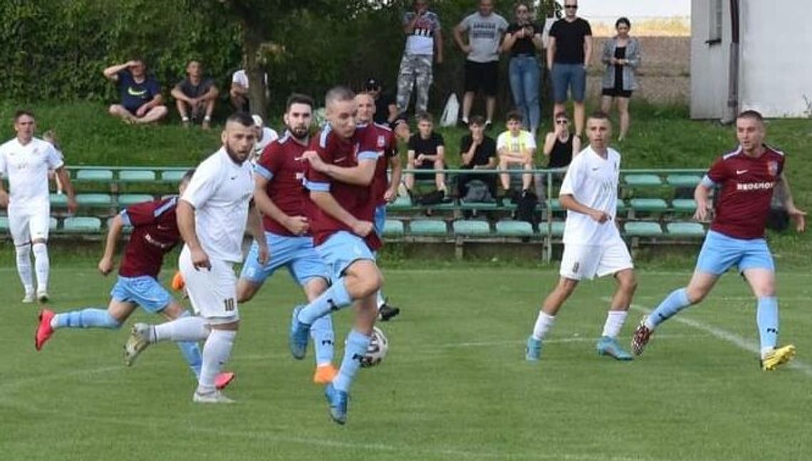 Grom Różaniec w końcówce uratował punkt, reszta wyników zamojskiej klasy okręgowej