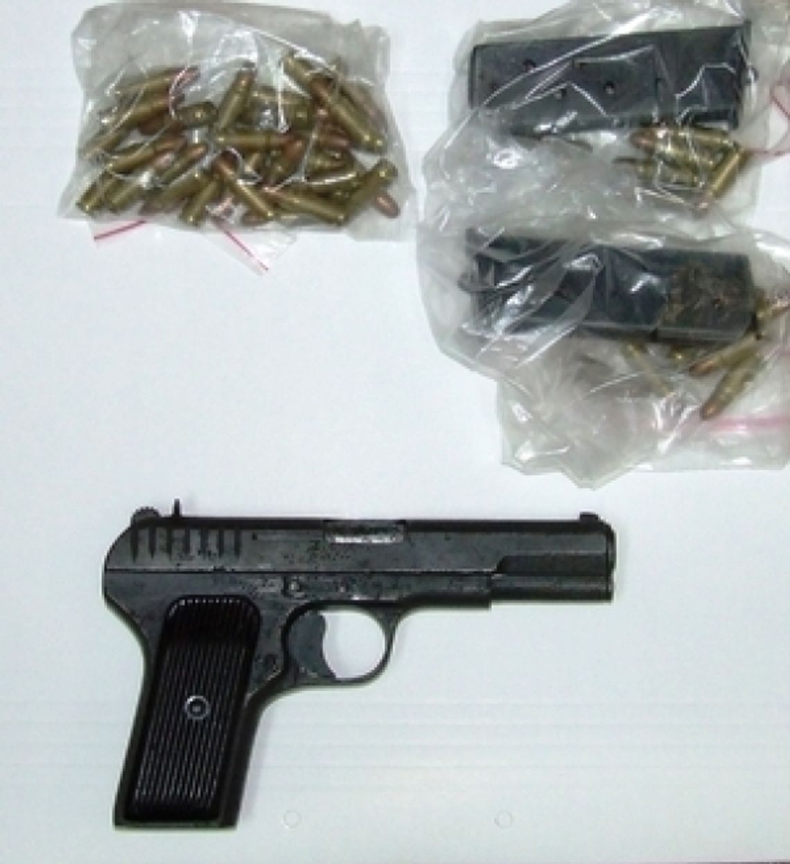 Groził bronią przed sklepem, chciał zastrzelić 34-latka