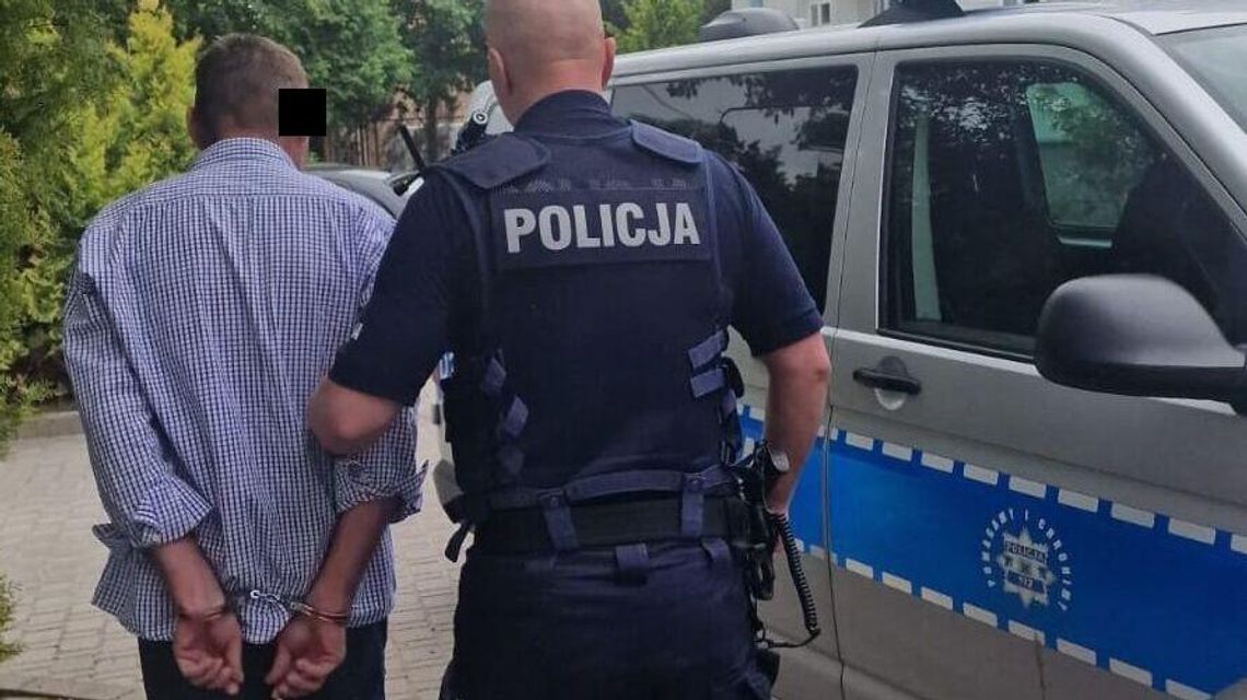 Groził matce nożem. Policjanci zabrali go z domu Groził matce nożem. Policjanci zabrali go z domu