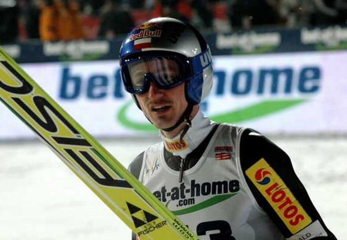 Groźny upadek Adama Małysza, sensacyjne zwycięstwo Kamila Stocha