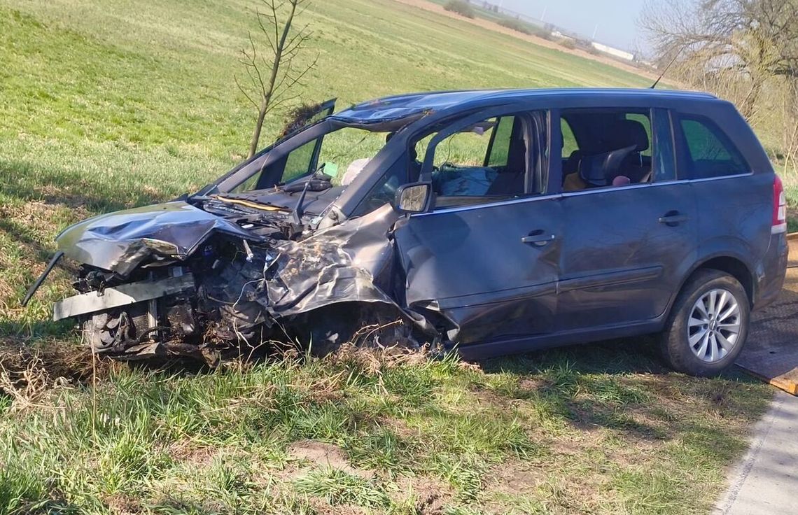 Groźny wypadek w gminie Jarczów. Trzy osoby trafiły do szpitala