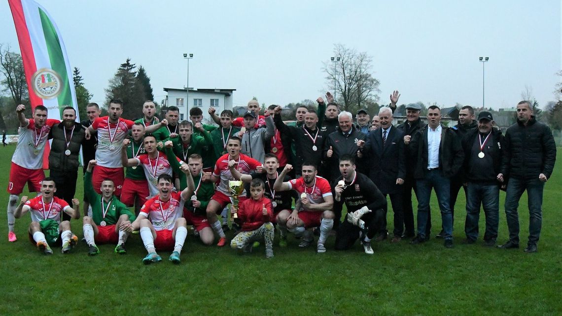 Gryf Gmina Zamość lepszy od Kryształu Werbkowice w finale okręgowego Pucharu Polski Gryf Gmina Zamość lepszy od Kryształu Werbkowice w finale okręgowego Pucharu Polski