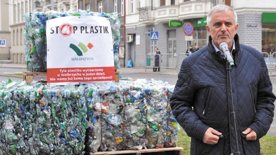 Grzyby w walce z plastikiem. Ten preparat przyspiesza rozkład Grzyby w walce z plastikiem. Ten preparat przyspiesza rozkład