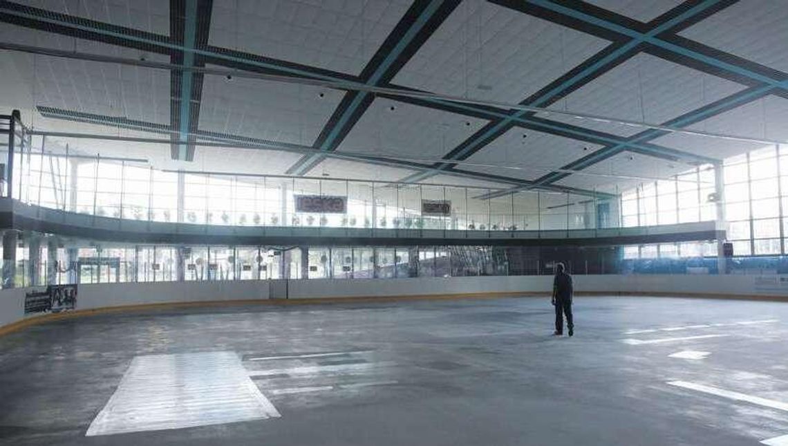 Hala do jazdy na rolkach i wrotkach w miejscu lodowiska. Kiedy otwarcie? Hala do jazdy na rolkach i wrotkach w miejscu lodowiska. Kiedy otwarcie?