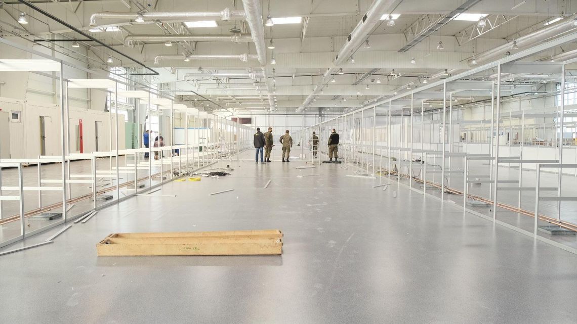 Hala Targów Lublin zamienia się w szpital. Wiemy ile osób już chce tu pracować
