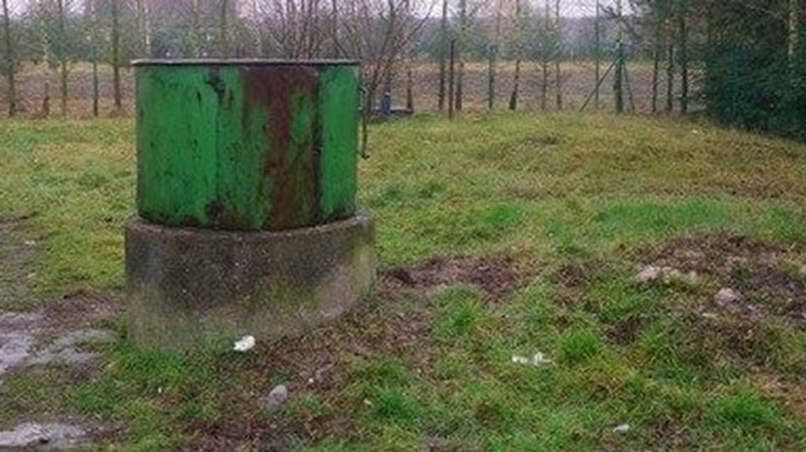 "Halo, wpadłem do studni". Nie potrafił wyjaśnić jak się tam znalazł