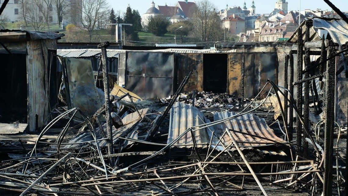 Handlarze stracili wszystko. Prokuratura nie znalazła podpalacza targowiska przy ul. Ruskiej w Lublinie Handlarze stracili wszystko. Prokuratura nie znalazła podpalacza targowiska przy ul. Ruskiej w Lublinie