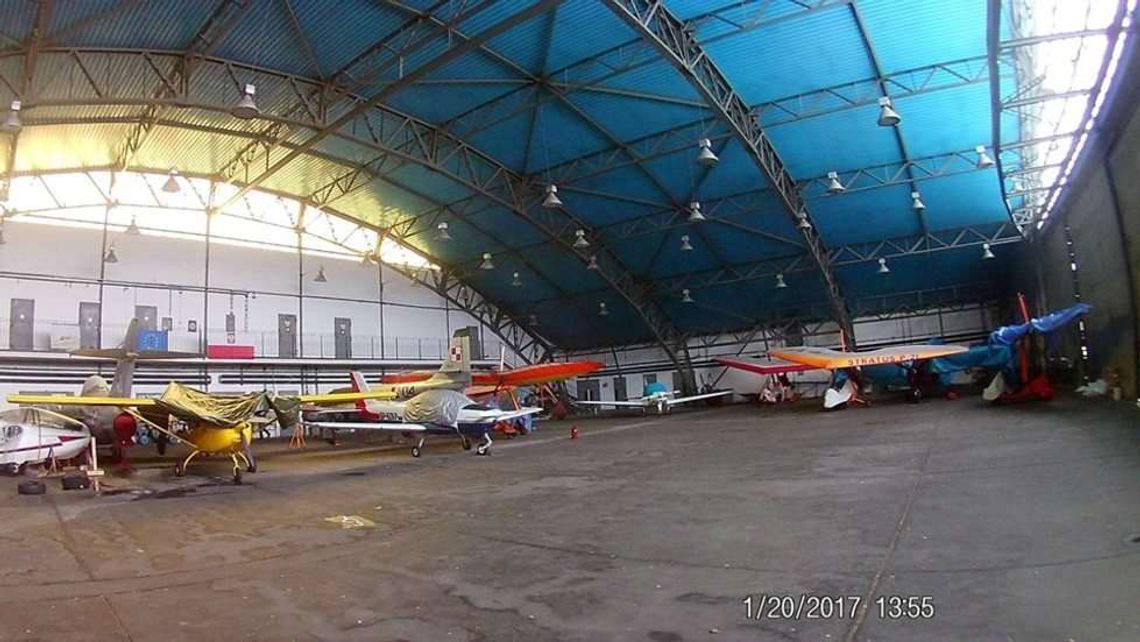 Hangar na lotnisku do wynajęcia. Na razie nikt go nie chce