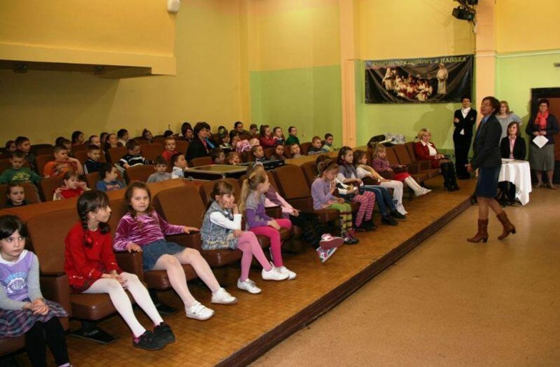 Hańsk: Uczniowie recytowali ulubione wiersze Hańsk: Uczniowie recytowali ulubione wiersze