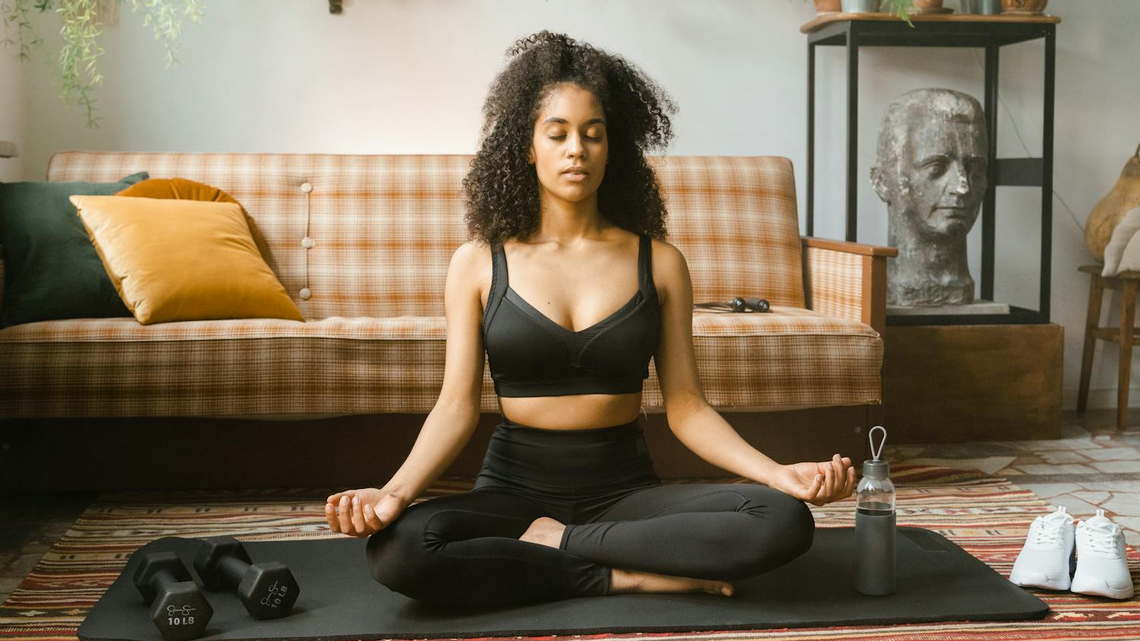 Hantle do ćwiczeń – czy w domu można budować sylwetkę?