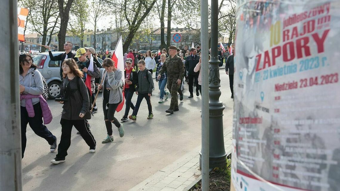 Harcerze, żołnierze, strażacy i całe rodziny. Kolejny raz upamiętnili "Zaporę"