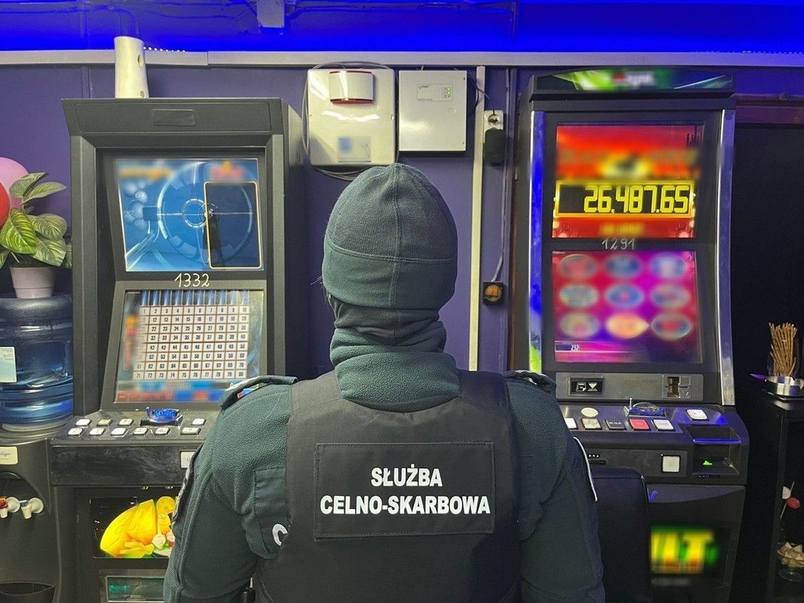 Hazard w lubelskich lokalach na celowniku Funkcjonariusze zabezpieczyli 27 nielegalnych automatów do gier podczas akcji w Lublinie.