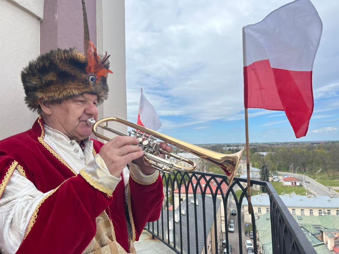 Hejnał znów popłynął z wieży ratusza. Rozpoczęto sezon turystyczny