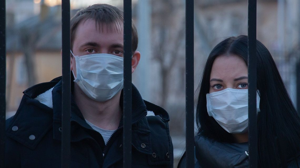 Helikopter z maseczkami ochronnymi dla mieszkańców dzisiaj przyleci do Międzyrzeca Podlaskiego Helikopter z maseczkami ochronnymi dla mieszkańców dzisiaj przyleci do Międzyrzeca Podlaskiego