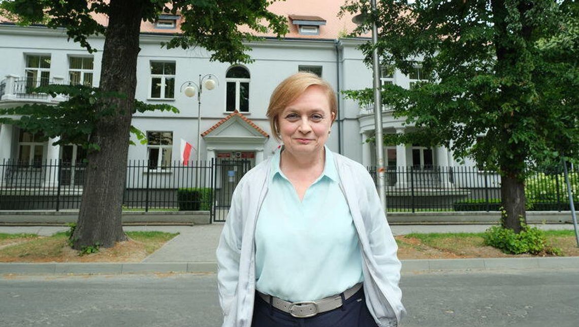 Henryka Strojnowska znów pozywa marszałka. I ponownie za zwolnienie z pracy