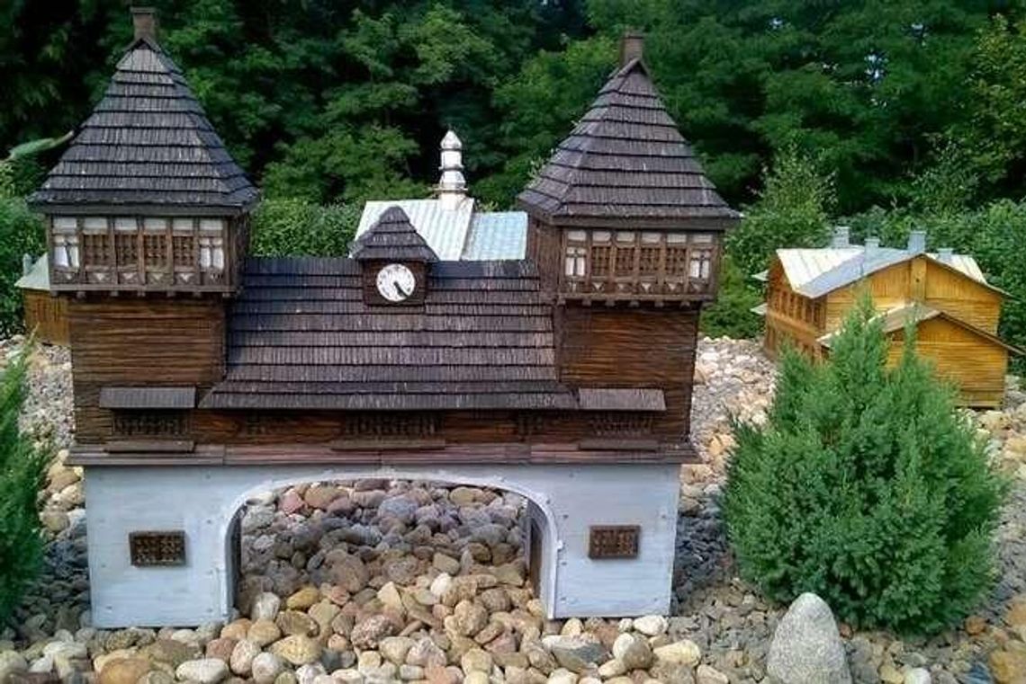 Historia puławskiej bramy mostowej. Wystawa w Domu Chemika