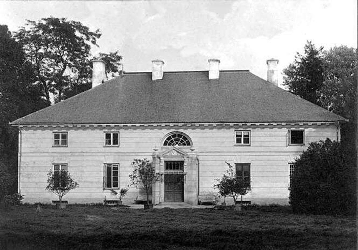 Historia regionu. Dalsze losy dworu w Bronicach Historia regionu. Dalsze losy dworu w Bronicach