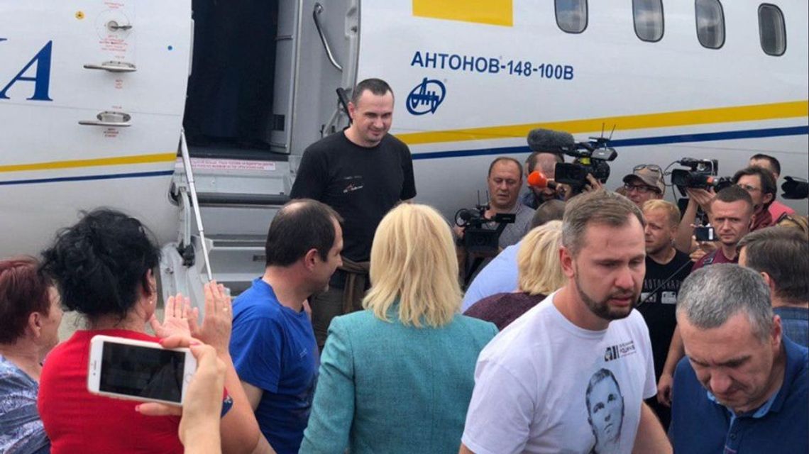 Historyczna wymiana więźniów. Oleg Sencow na wolności 