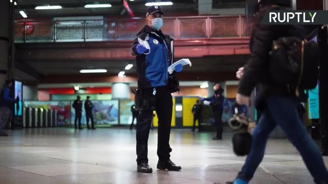 Hiszpania łagodzi restrykcje związane z pandemią. Niektóre branże wracają do pracy Hiszpania łagodzi restrykcje związane z pandemią. Niektóre branże wracają do pracy