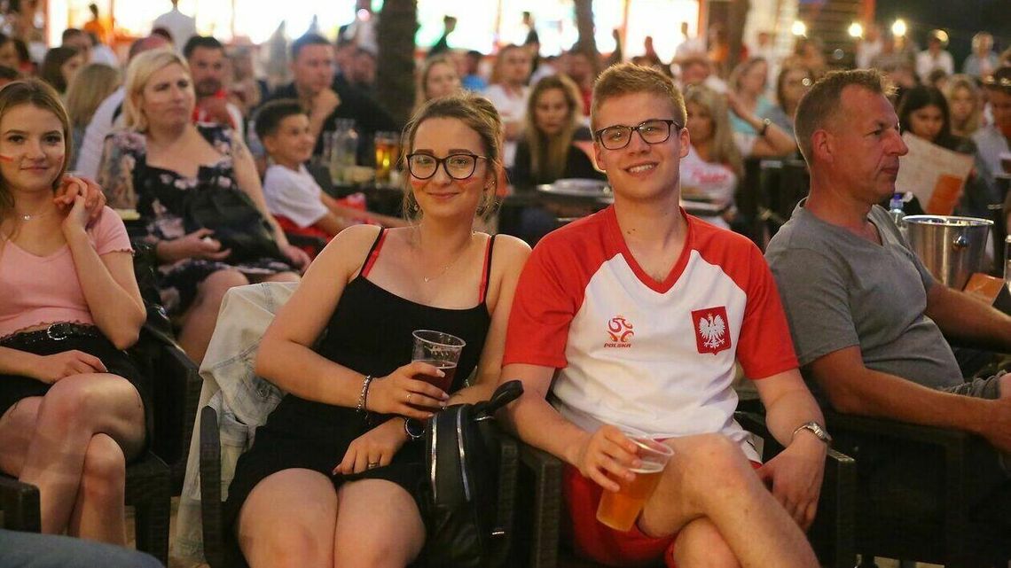 Hiszpania - Polska. Strefa kibica nad Zalewem Zemborzyckim [zdjęcia]