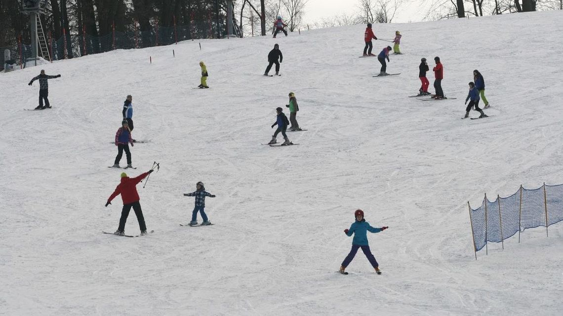 Hiszpania: protesty przeciwko restrykcjom epidemicznym na stokach narciarskich