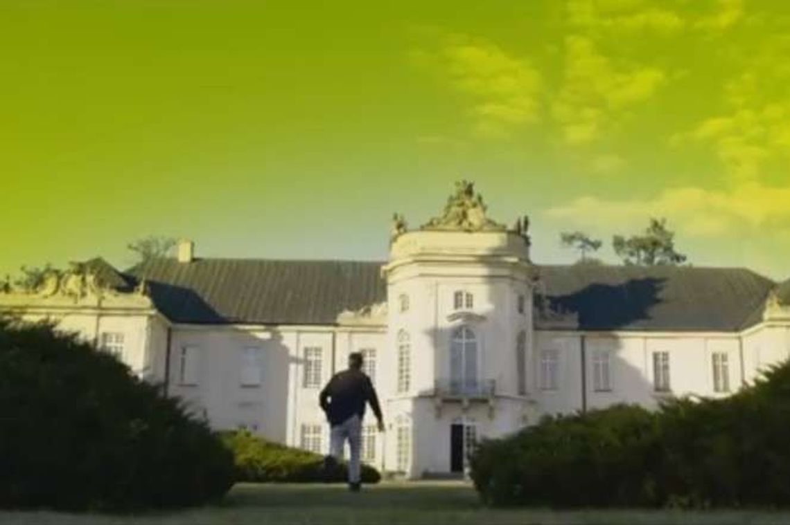 Hit internetu. Radzyński pałac w klipie gwiazdy muzyki disco Hit internetu. Radzyński pałac w klipie gwiazdy muzyki disco